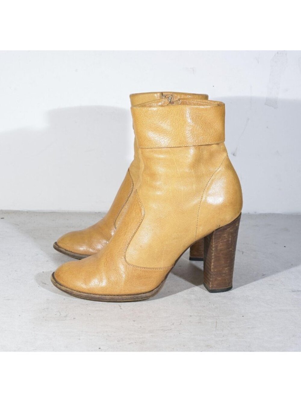 Marc Jacobs Tan Leather Cuffed Ankle Boots Inside Zip Round Toe Made in Italy Wo - Picture 2 of 8